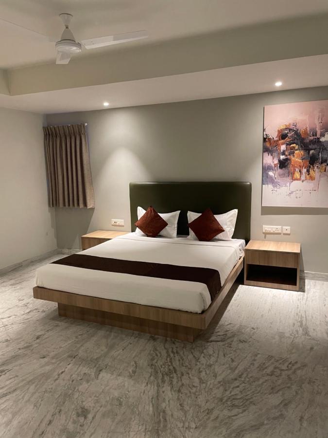 Hotel The Crest Calcutta Extérieur photo