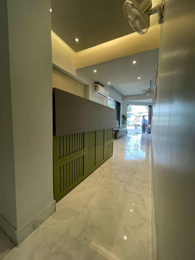 Hotel The Crest Calcutta Extérieur photo
